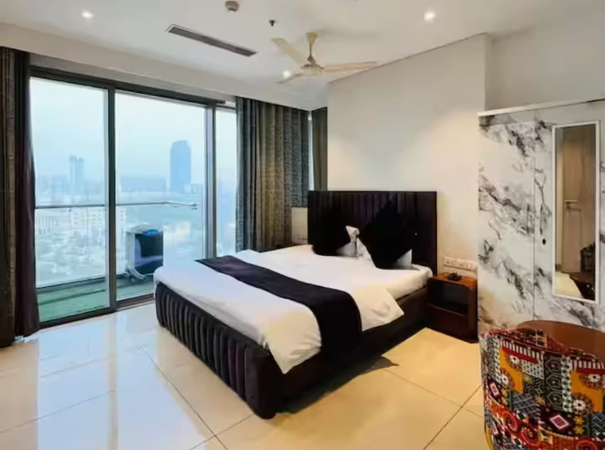 2Bhk | Infinity Pool | Balcony | 10th Floor
