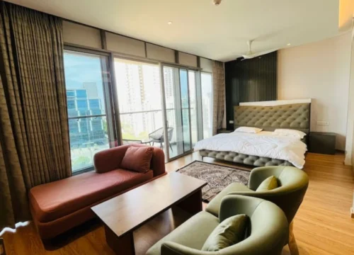 European Luxe Suite| Rooftoop Pool & Gym| Balcony