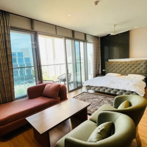 European Luxe Suite| Rooftoop Pool & Gym| Balcony