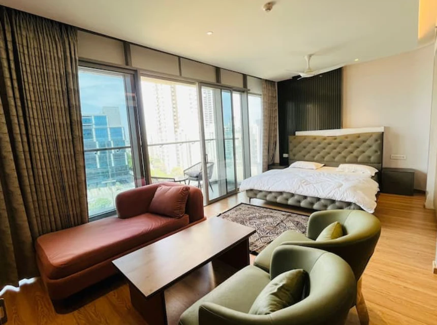 European Luxe Suite| Rooftoop Pool & Gym| Balcony
