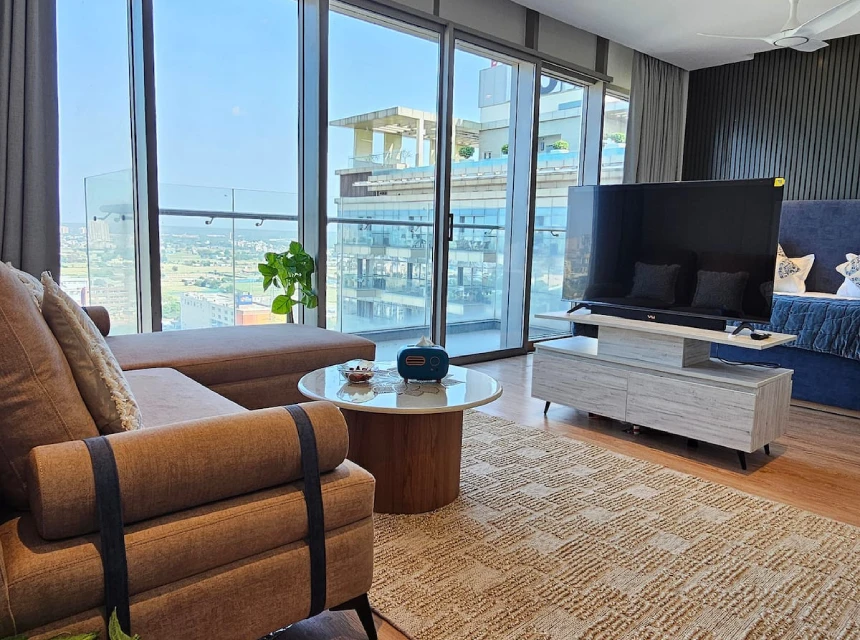 Sky-High luxe Stay | Rooftop Pool | Private Balcony