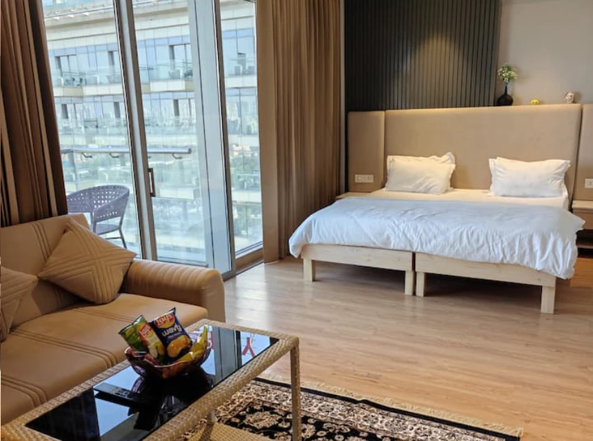 Sky_High Suite | Rooftop Pool | Balcony | Gym